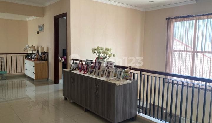 Rumah Renov Lokasi Strategis Dekat dengan Pasar 8 Alam Sutera