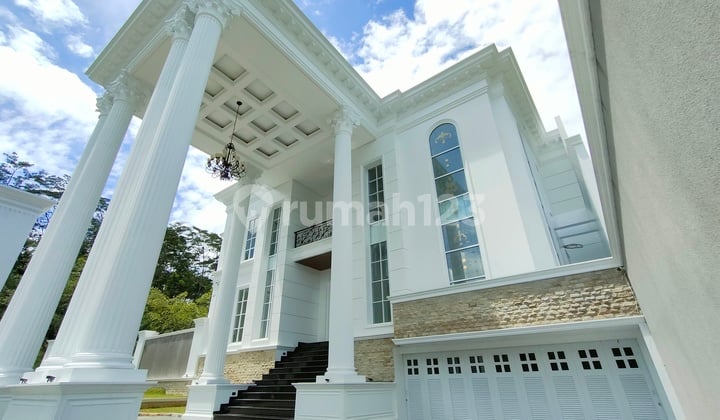Rumah Classic SHM Posisi Hook Include Lift, Kolam Renang View Pegunungan Sentul City, Bogor