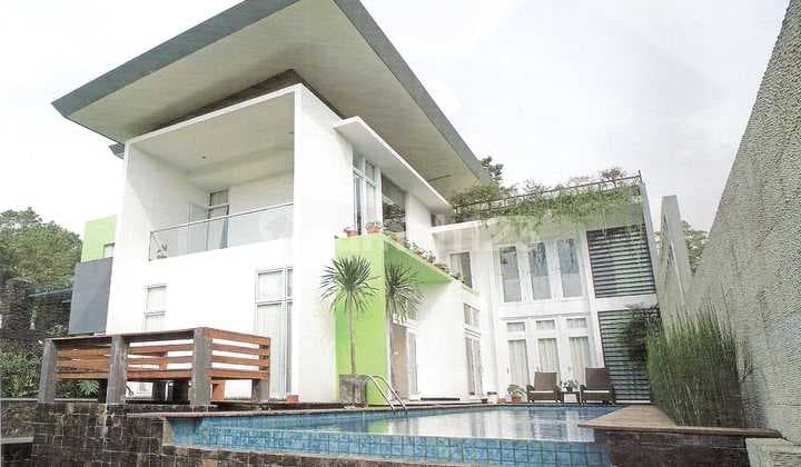 RUMAH INCLUDE SWIMMING POOL DI SENTUL CITY