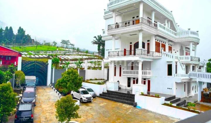 Villa Mewah 4 Lantai SHM Best Vie Gunung Salak di Cijeruk Bogor