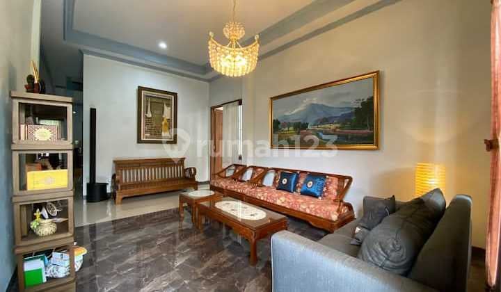 Rumah Minimais Depan Taman SHM Backyard Luas bisa untuk Kolam Renang, Sentul City Bogor