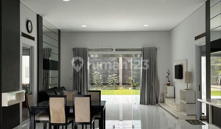 Rumah Villa Resor Dago Pakar Siap Huni Nego