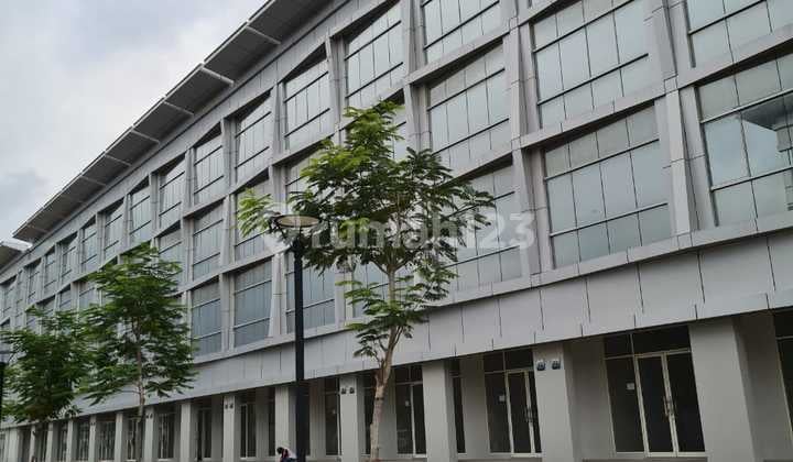 Golf Island Shop House 4.5x15 Boulevard Block G Negotiable