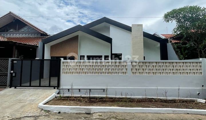 Rumah di Blok H dekat Gerbang Tol Krukut 1 Lantai SHM Bagus