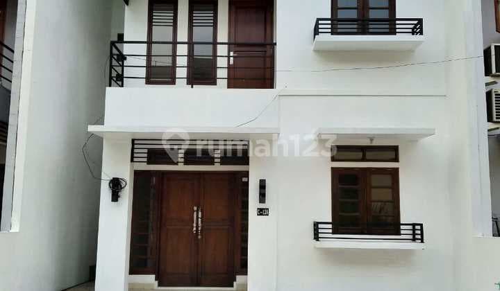 Rumah di Panorama Bukit Cinere 2 Lantai SHM Bagus