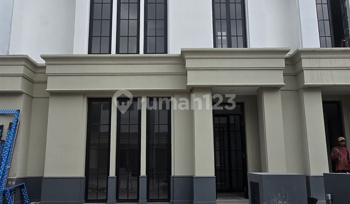 Rumah Baru 2 Lantai Lokasi Strategis Wiyung Surabaya Barat