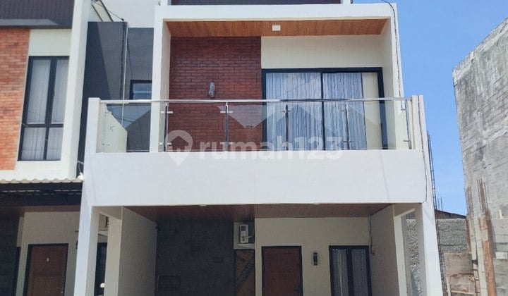 Rumah 2,5 LT bisa Custom Dekat LRT Cibubur Ciracas Jakarta Timur
