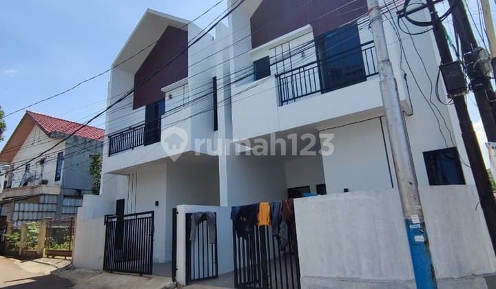 Rumah Murah Bata Merah Dekat Mall Graha Cijantung Jakarta Timur