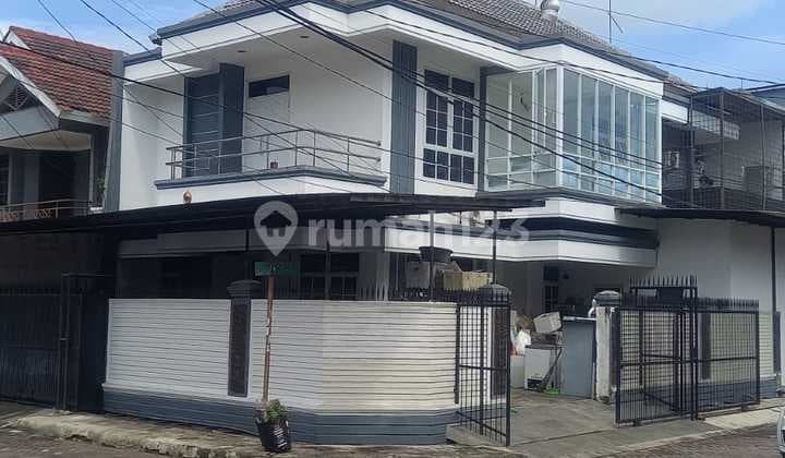 For Sale 2-Story House Good Hook