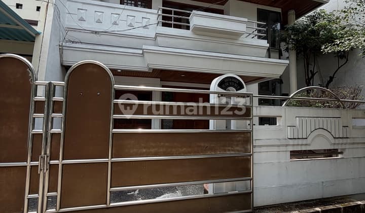 Disewakan Rumah 2 Lantai