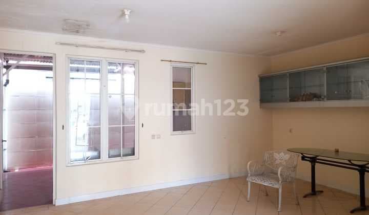 Rumah di Taman Singosari Jl. Mentawai Lippo Karawaci Utara, Tangerang