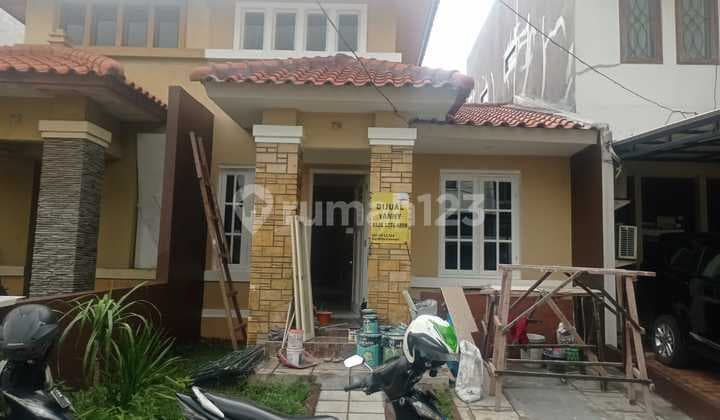 Rumah Semi Furnished di Taman Parahyangan, Tangerang