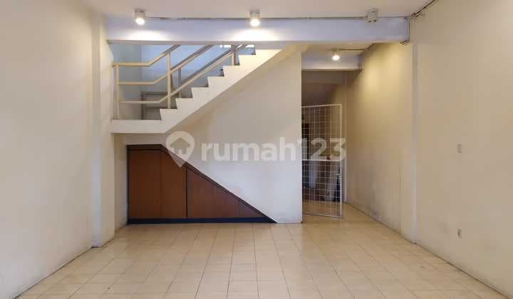 Shop house in Asiatic Lippo Karawaci, Tangerang