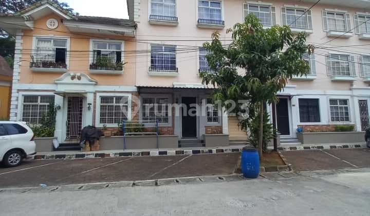 Rumah di Townhouse Taman Elok Lippo Karawaci Central, Tangerang
