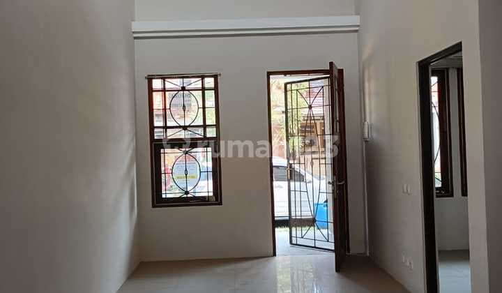 House in Taman Parahyangan, Lippo Karawaci, Tangerang