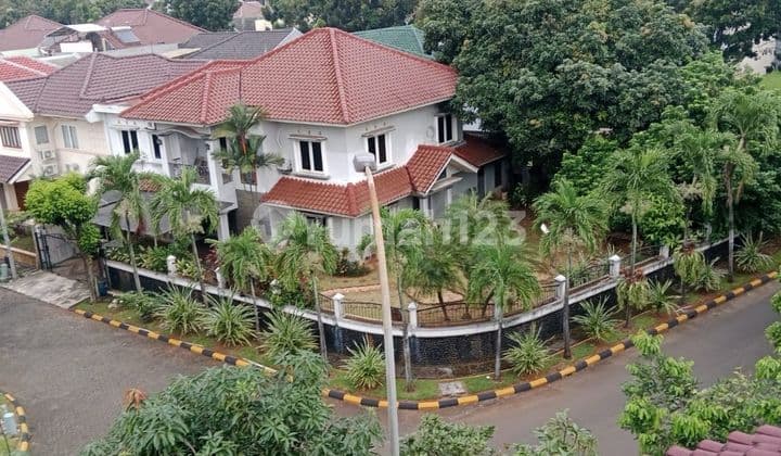 Rumah 2 Lantai Posisi Hook di Puspitaloka BSD, Lengkong Gudang. Serpong.