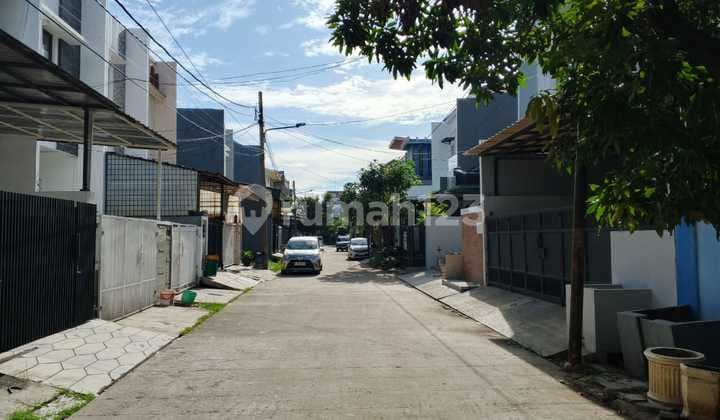 For Sale: Ready-to-Occupy 2-Story House in Imperial Gading, North Jakarta, Good Condition, Land Area 120m², Building Area 160m², SHM Certificate