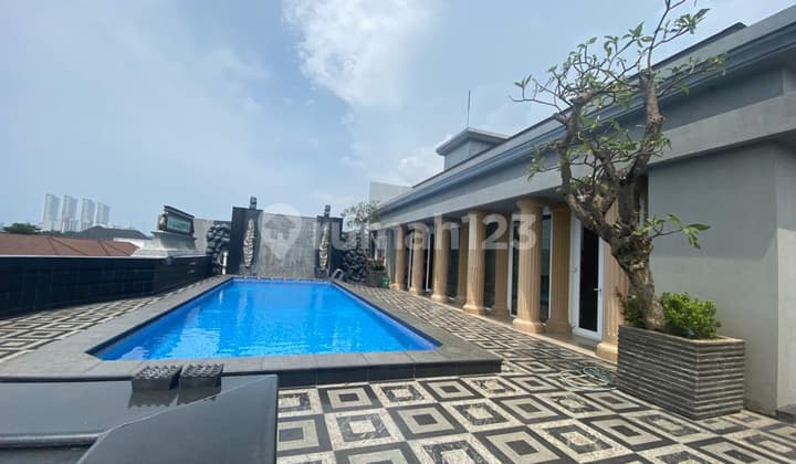 Dijual Rumah, 4 Lantai, SHM, di Pantai Indah Kapuk,