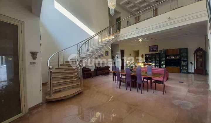 Dijual Cepat dan Murah Rumah di Kawasan Elit Kelapa Gading Bukit Gading Villa