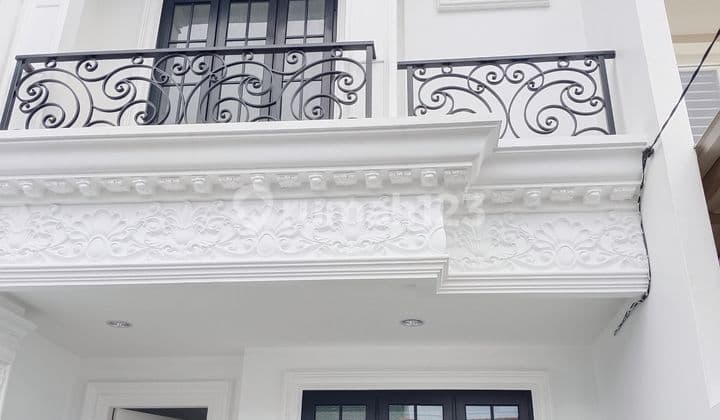 Rumah Baru Type American Classic House di Duta Garden, Tangerang