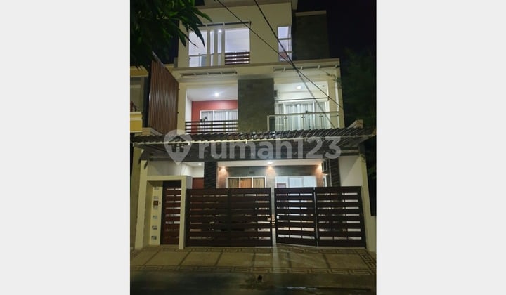 3-Story House with SHM in Cendana Cluster, Tangerang City