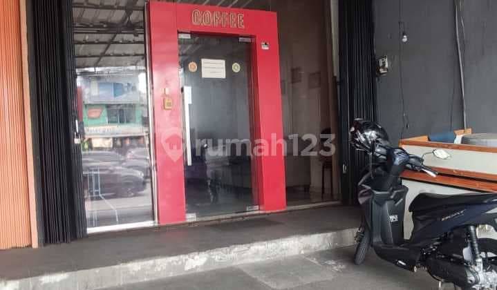 Disewakan Ruko Deket Terminal Kampung Melayu Pinggir Jalan 3 Lantai