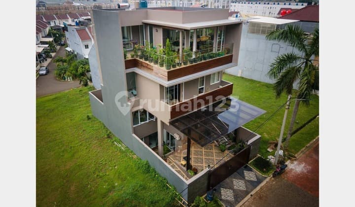 Rumah Premium 4 Lantai + Basement di Cluster Amalfi Gading Serpong, Tangerang