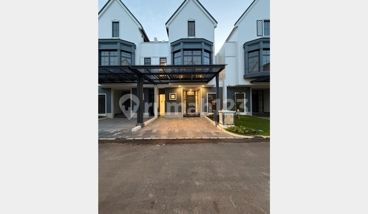 Dijual/Disewakan Rumah 3 Lantai (1 Ruang Attic) Cluster Louise Gading Serpong, Tangerang