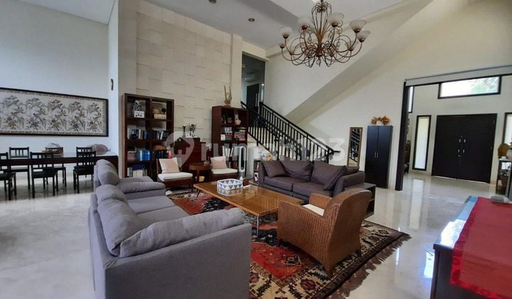 Rumah Mewah di Jl. Gunung Cempaka, Taman Diponegoro