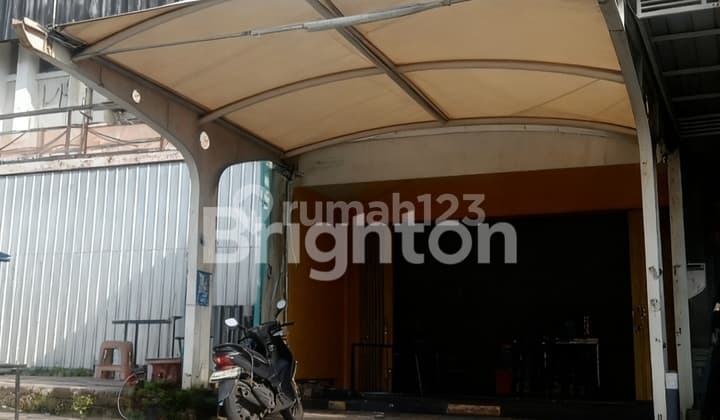 Gudang Luas 3 Lantai Strategis Siap Huni