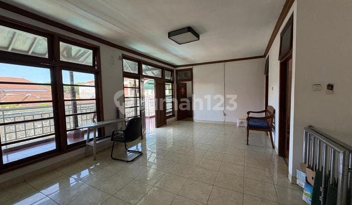 Hunian Dekat Bandara Ngurah Rai 5 Bedrooms Ada Pool