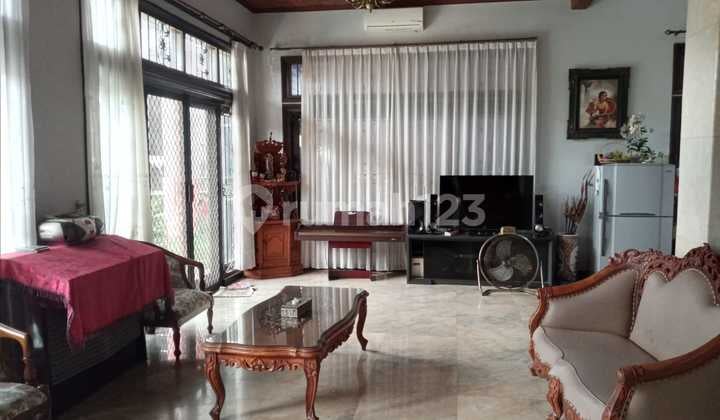 Large House with Wide Yard in Sesetan, South Denpasar