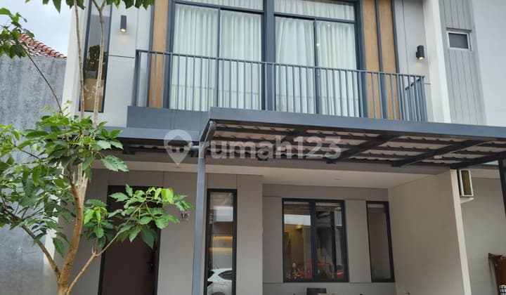 Rumah Desain Modern 3 Lantai Selangkah ke Kuliner Aniva Gading Serpong