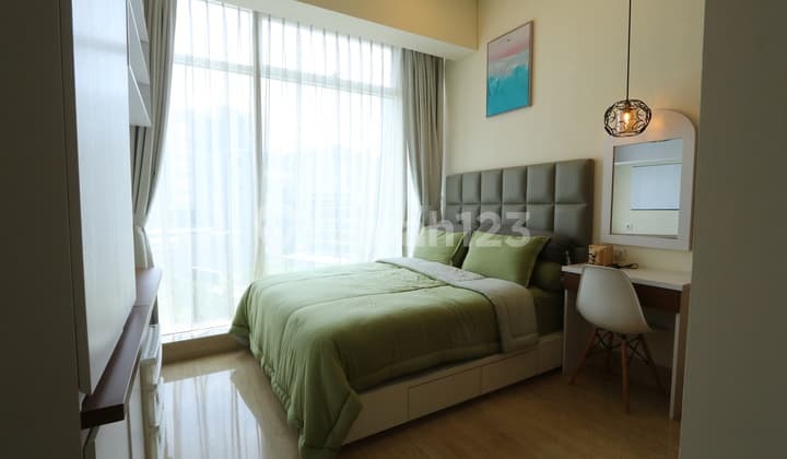For Sale & Rent: Apartment Southills Kuningan, South Jakarta, Low Zone, Private Lift