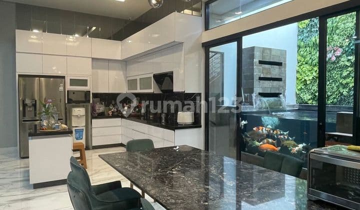 Rumah Minimalis Manyar Permai Pik Full Solar Panel Interior Bagus