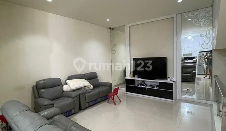 Three-Story Emerald BGM Town House in PIK 8x14 Fully Furnished with Balcony