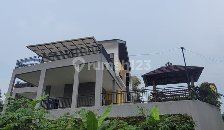 Villa Yellow Stone Bogor Luas 850M2, 2+1 KT Furnished Parkir Luas