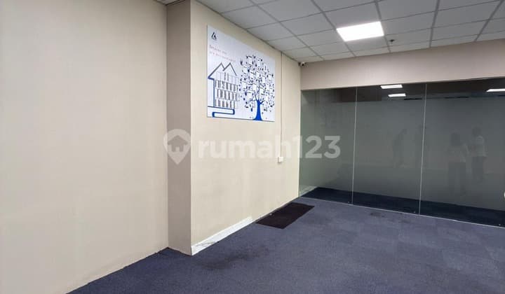 Office Gold Coast Size 190M2 Semi Furnished Ada Sekat-View Laut