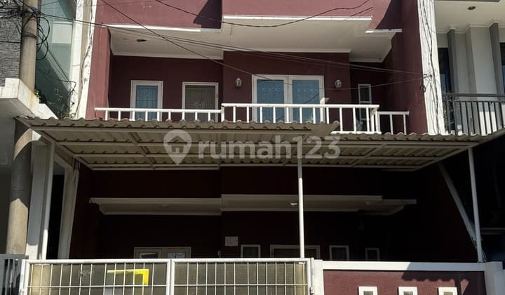 Comfortable Residence in West Jakarta - Taman Surya 6X18 Well-Maintained Building