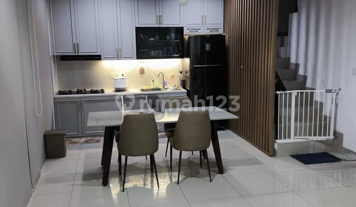 PHASE 1 HOUSE IN PIK2 NEAR HIGHWAY, 8X10 TYPE, HOOK, FURNISHED INTERIOR