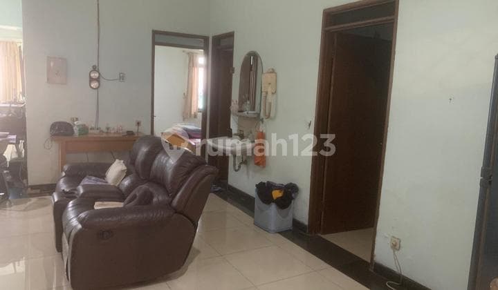 (big Sale) Rumah Mekarwangi , Bandung, 3 Carport , Semi Furnished, Kompleks Nyaman & One Gate System (nego)