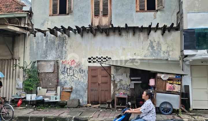 For Sale Building on Jl. Orpa, Roa Malaka, West Jakarta