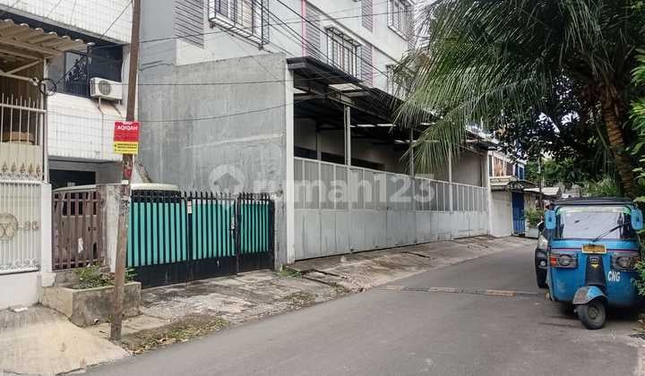 Dijual Ruko di Jl. Tidore Roxy Jakarta Pusat