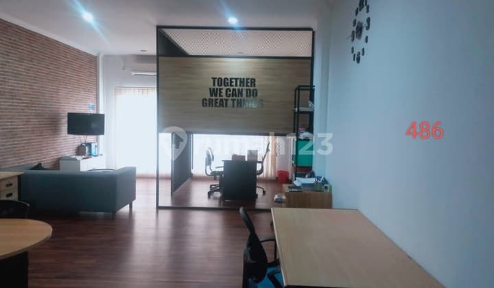 Ruko Di Jl. Moh. Kahfi 1, Jagakarsa,ta Selatan,141.0 M² Semi Furnished Shm 3lantai