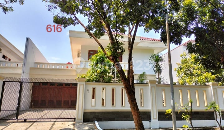 Rumah Sewa 2 LT di Tanjung Mas Dlm Komplek Luas Terawat