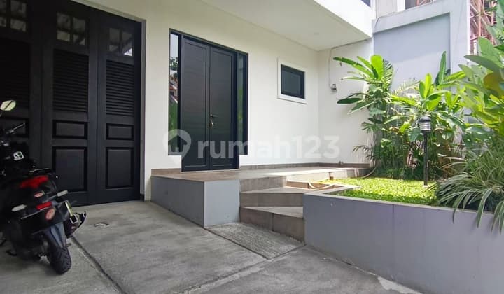 Rumah 2Lt di Cinere Ada Kmr di Bawah Bagus Strategis