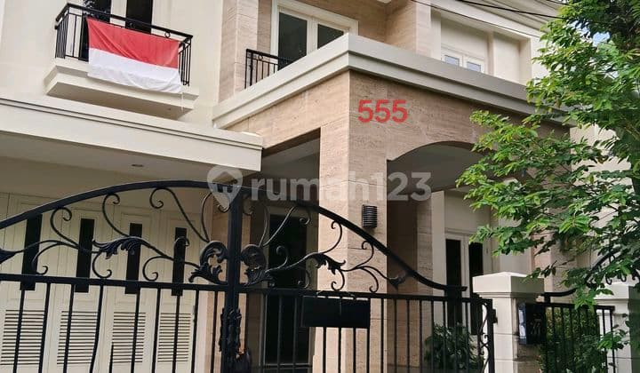 Rumah 2 Lantai Di Pondok Indah Tenang Nyaman Pool Bagus