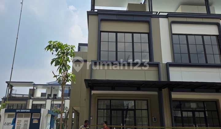 Disewakan Ruko Hoek Premium @ The Hudson, Gading Serpong - Strategis & Siap Usaha