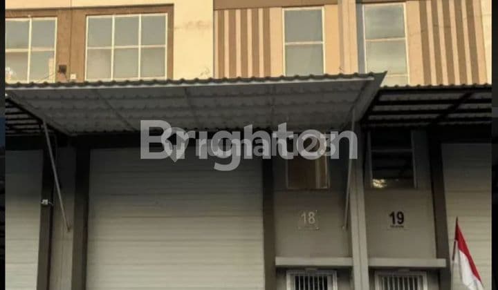 GUDANG BARU THE STORE GREEN LAKE CITY TANGERANG