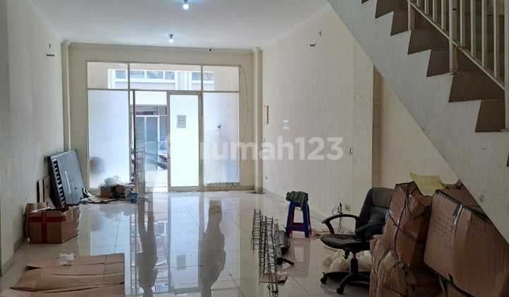 For Quick Sale: 4-Story Crown Shop House in Green Lake City, Tangerang, Banten